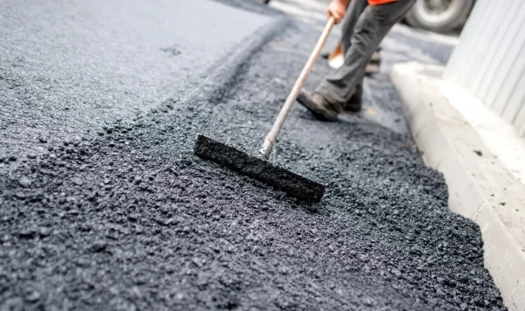 Better Customer Satisfaction With Asphalt Driveway Replacement North Shore | Asphalt Driveway Auckland Close-up of professional Asphalt Driveway Replacement North Shore work ensuring better customer satisfaction by Asphalt Driveway Auckland.